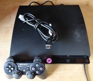 lot 104 image: Sony Playstation 3 Ps3 Slim 160Gb Cech-3001A Console wController