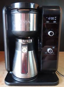 lot 121 image: Ninja CP307 Hot and Cold Brewed System, Auto-iQ Tea and Coffee Maker with 6 Brew Sizes, 5 Brew Styles & Frother $$$