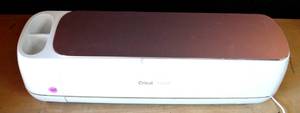 lot 125 image: CRICUT MAKER CXPL301 USB DIE CUT MACHINE - NO POWER SUPPLY (NEEDS TYPE IN PIC 5)