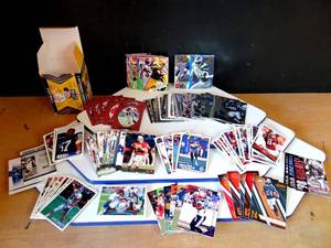 lot 130 image: LARGE LOT OF NFL FOOTBALL CARDS AS SHOWN