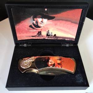 lot 137 image: AWESOME JOHN WAYNE THEMED FOLD OUT KNIFE IN DISPLAY BOX