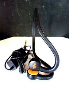 lot 180 image: Aftershokz Sportz M3 Headphones $$$
