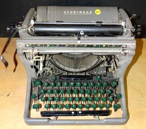 lot 217 image: BIG $ ITEM - VINTAGE UNDERWOOD PORTABLE TYPEWRITER