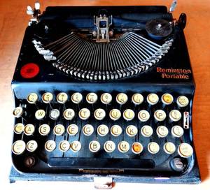 lot 245 image: RARE VINTAGE - 1923 Remington Portable Typewriter w Glass Keys $$$