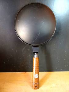 lot 267 image: VINTAGE NORDIC WARE CREPES N THINGS 8 Cast Aluminium Wooden Handle USA Made