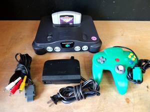 lot 272 image: NINTENDO 64 (NUS-001) GAME SYSTEM WITH CONTROLLERACCESSORIES & NFL BLITZ 2000 GAME
