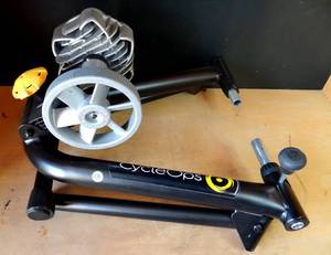 lot 276 image: BIG $ ITEM - CycleOps Fluid2 Indoor Bike Trainer