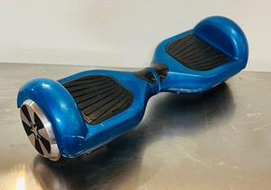 lot 8 image: Yuanxing Blue Hoverboard-No Charger
