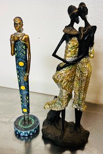 lot 9 image: 12 African Art Figures