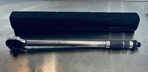 lot 16 image: 18 Pittsburgh Pro Click Type Torque Wrench