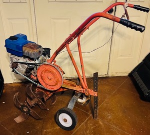 lot 17 image: Front-Tine Garden Tiller