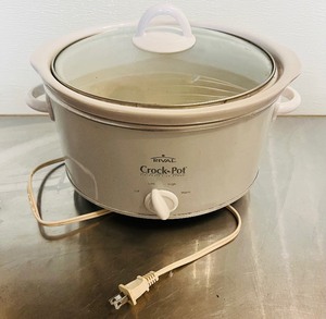 lot 21 image: Rival Crock-Pot Stoneware Slow Cooker