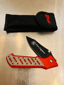 lot 44 image: Frost Cutlery Firefighter 4.5 Black Blade Red Grip Pocket Knife