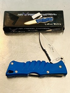 lot 45 image: Frost Cutlery Firefighter 4.5 Airforce Tactical Knife Blue