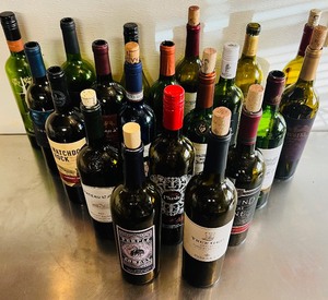 lot 56 image: 20 Wine Bottles for Candles andor Led Lights