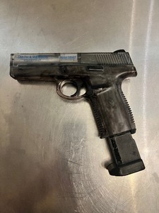 lot 62 image: Smith & Wesson Licensed Sigma Model SW40F Air Soft Gas Blowback GBB by Cybergun