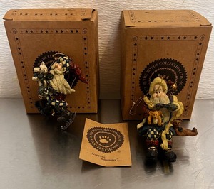 lot 73 image: The Boyds Collection Carvers Choice Hand Carved 1st Edition Quick as a Flash Ornament, The Final Inspection Shelf Setter #370003