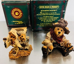 lot 77 image: Boyds Bears & Friends Bearstone Collection Hop-A-Long Deputy #2247 Winkie & Dink...as the Lambs #2409