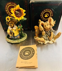 lot 81 image: Boyds Bears Blossom B. Berriweather...Bloom with Joy #01999-21 Celeste...The Angel Rabbit