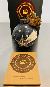 lot 82 image: Boyds Bears Wilson wShooting Star #25702 Christmas Ornament