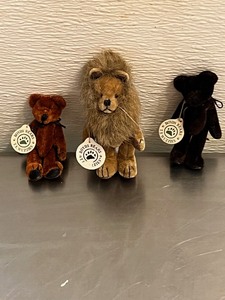 lot 84 image: Boyds Bears T.F. Wuzzies Lot of 3... Tylar F. Wuzzie  Theo F. Wuzzie  Tyrone F. Wuzzie