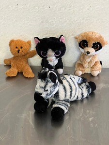 lot 90 image: TYPepper & Rebel - San Diego Zoo Plush Zebra - Goff Int. Shaggy Bear