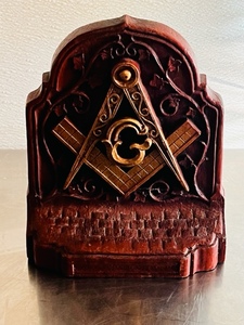 lot 121 image: Vintage Hand-Carved 7x6 Wooden Masonic Plaque
