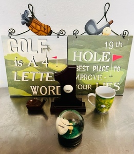lot 128 image: Assorted Golf Decor and Globe
