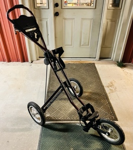 lot 135 image: Sun Mountain Speed Cart Golf Club Bag Caddy