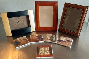 lot 140 image: 3 Wooden Picture Frames & 5 Coaster Bundle