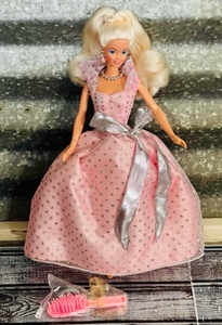 lot 159 image: 1997 Special Edition 35th Anniversary Barbie
