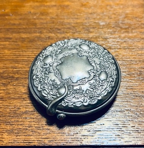 lot 191 image: Vintage Womens Compact wMirror