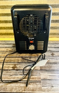 lot 199 image: Soleil Electric Heater