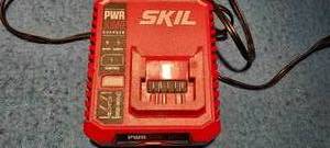 lot 20 image: Working Skil Battery Charger