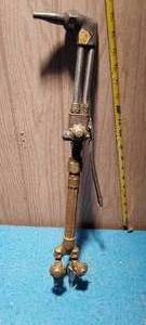 lot 57 image: Unbranded cutting torch with tip