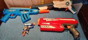 lot 82 image: 4 nerf guns