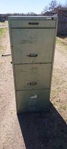 lot 94 image: Vintage Westronics Industrial 4 drawer file cabinet