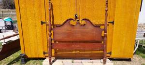 lot 99 image: Vintage 4 poster bed headboard, footboard and rails.  appears to be full size.