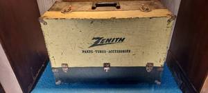lot 110 image: Large Case of Vintage NOS vacuum tubes