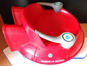 lot 42 image: Radio Flyer Spin N Saucer Ride Toy Flying Jet Scooter Red Model 635