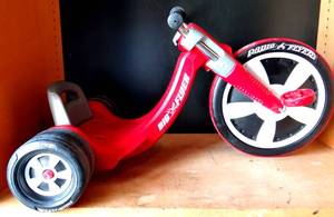 lot 67 image: Radio Flyer Deluxe Big Flyer Performance Tricycle $$$
