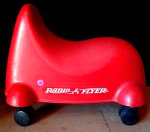 lot 110 image: Radio Flyer - Scoot n Zoom Childs Riding Toy Red Model 711 $$