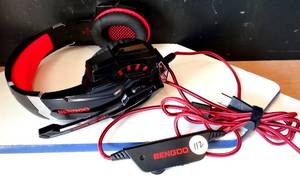 lot 112 image: BENGOO G9000 Stereo Gaming Headset for PS4 PC Xbox One PS5 Controller, Noise Cancelling Over Ear Headphones with Mic, LED Light, Bass Surround