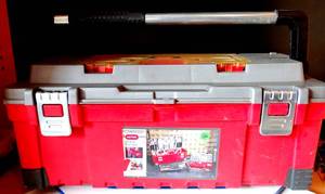 lot 126 image: Keter Master Pro Series Tool Box 26 Inches Metal LatchPlastic RedSilver $$$