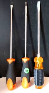 lot 145 image: ASSORTMENT OF LONG SCREW DRIVERS AS SHOWN