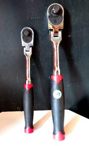 lot 147 image: PITTSBURGH FLEX HEAD RATCHETS - 14 & 38 DRIVE