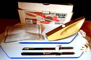 lot 153 image: VINTAGE 1980s Hamilton Beach Electric Carving Knife 275 w Original Box and Warranty Card - TESTEDWORKS $$