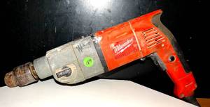 lot 189 image: MILWAUKEE 12 Hammer Drill - MODEL 5380-21  TESTEDWORKS W CHUCK $$$
