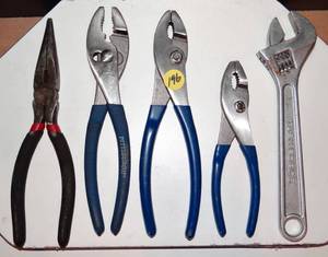 lot 196 image: ASSORTMENT OF PLIERS & WRENCH AS SHOWN