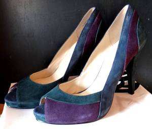 lot 197 image: NINE WEST - PRETTY WOMENS HIGH HEELED SHOES - SIZE 9 12 (SLIGHTLY WORN IN BOX)